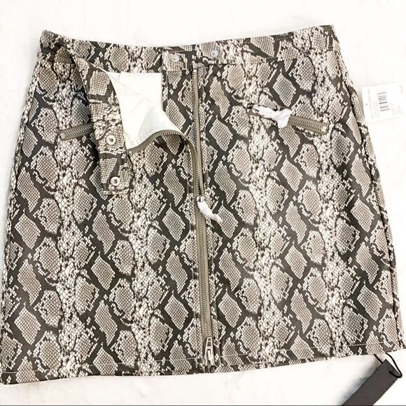 NWT Blank Nyc A-Line High Rise Skirt - Picture 5 of 6